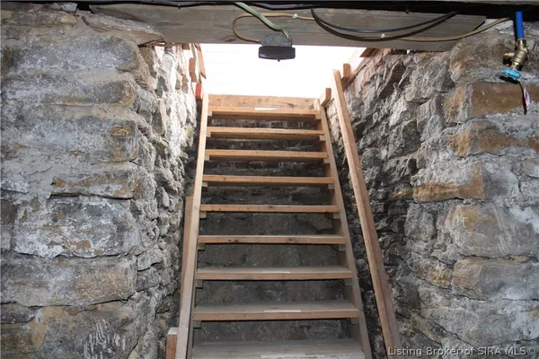 $168,000 | 616 Gerry Lane, Madison, IN 47250