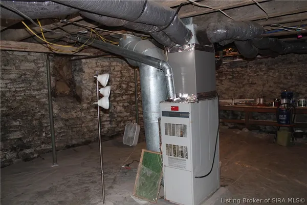 $168,000 | 616 Gerry Lane, Madison, IN 47250