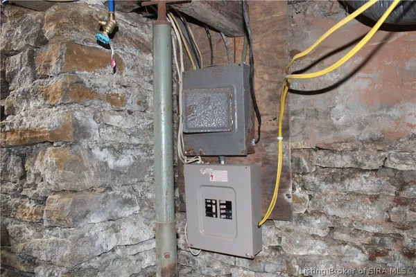 $168,000 | 616 Gerry Lane, Madison, IN 47250