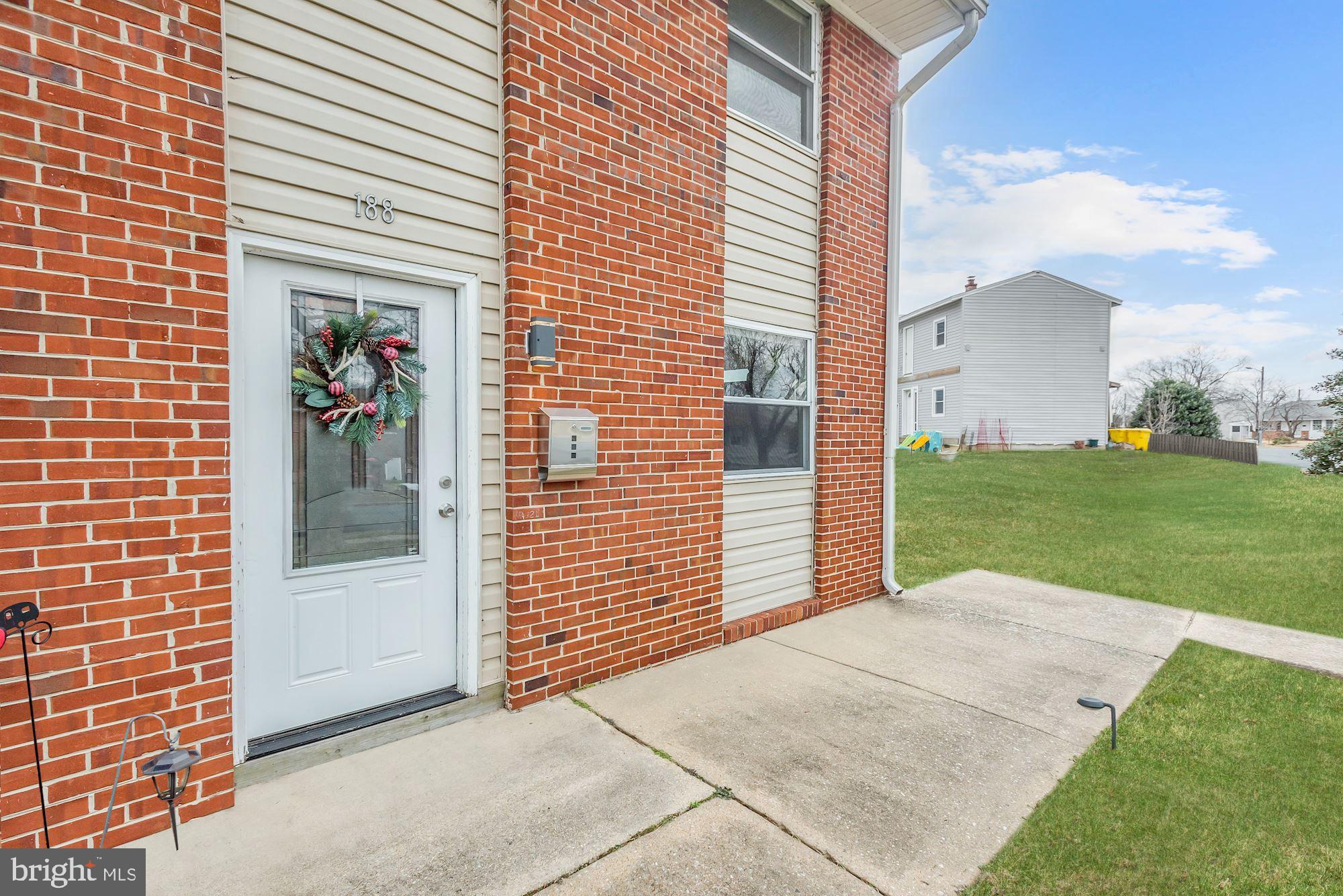 188 Dunlap Road Pasadena, MD 21122 - Photo 5 of 30 Welcome Home!