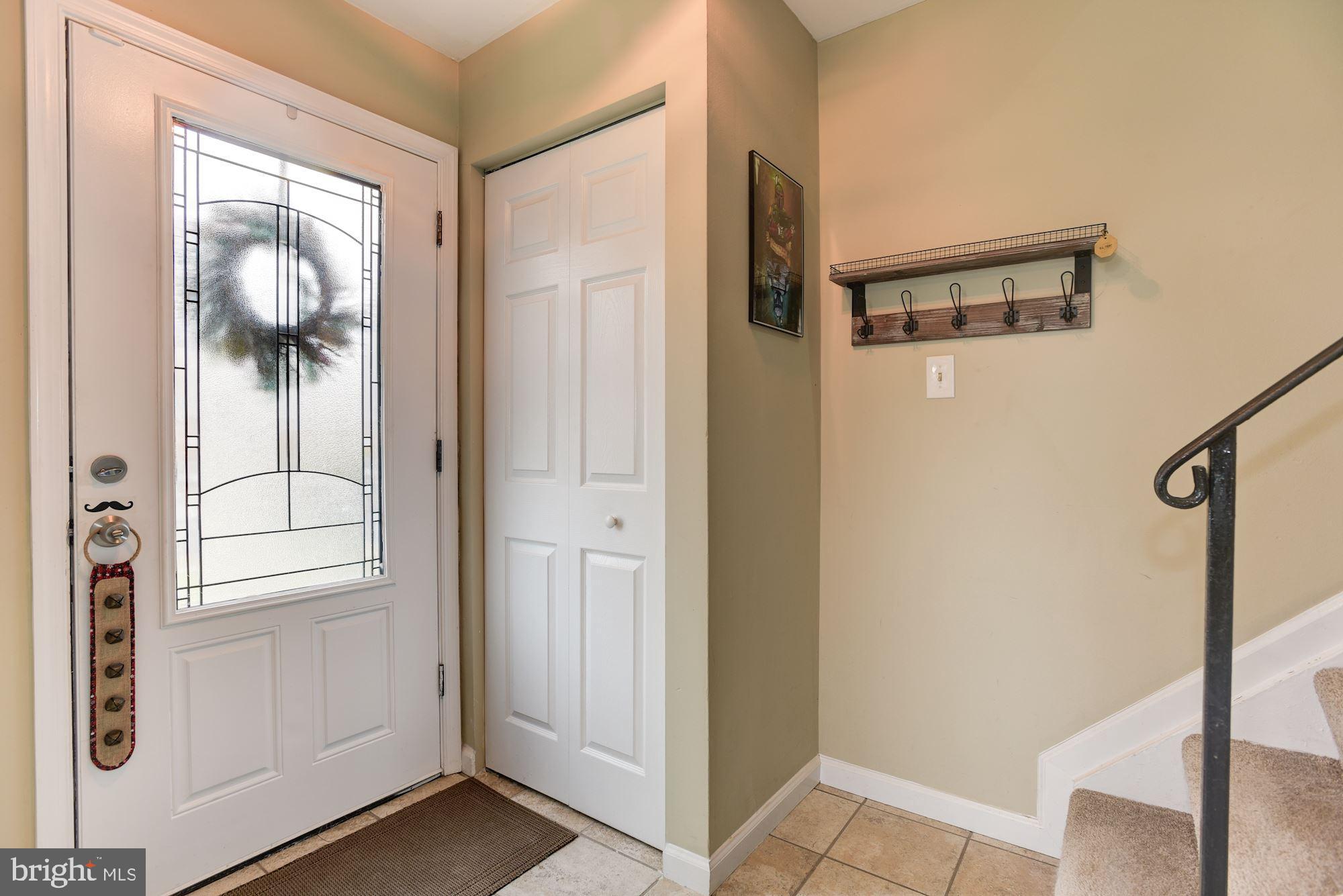 188 Dunlap Road Pasadena, MD 21122 - Photo 6 of 30 Foyer