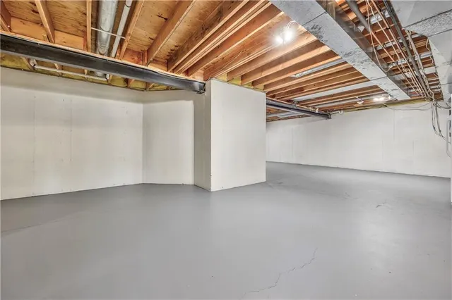 $775,000 | 14509 Howe Drive, Leawood, KS 66224