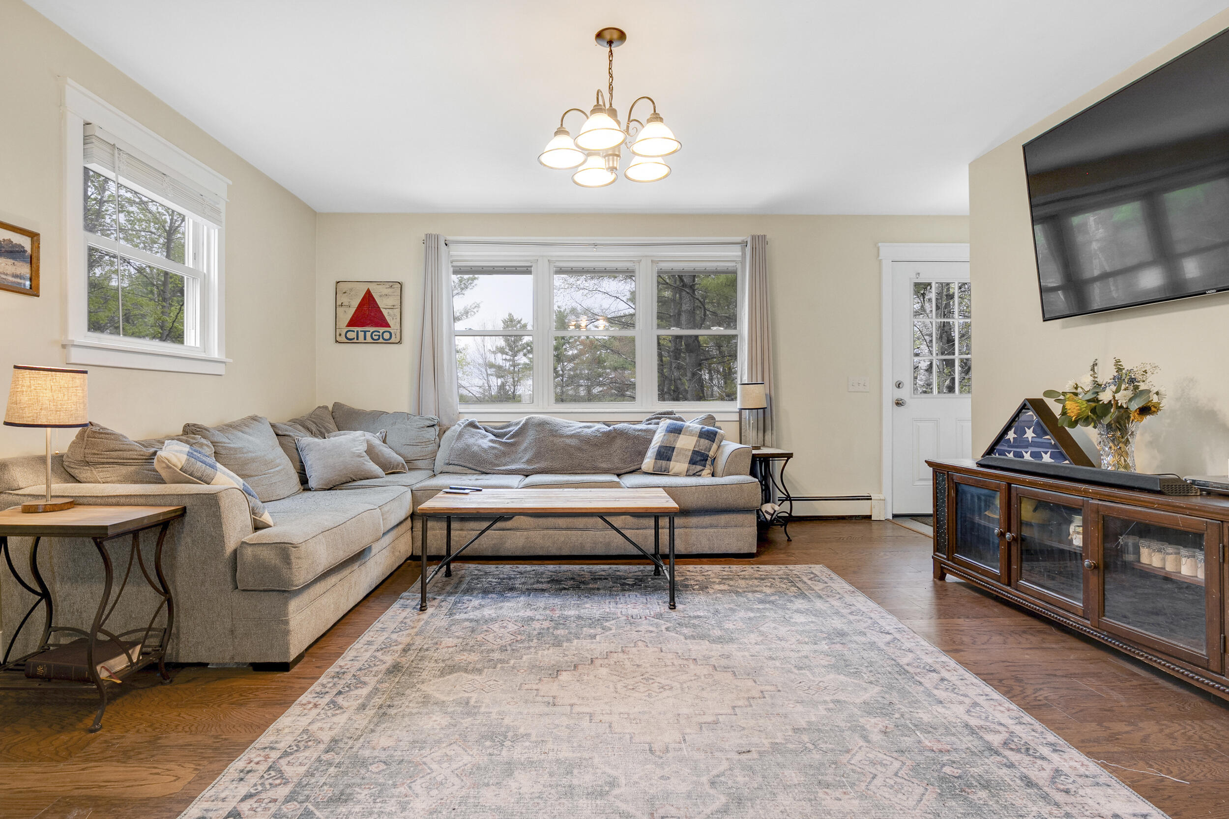 386 Crowley Road Sabattus, ME 04280 - Photo 5 of 41 Living Room