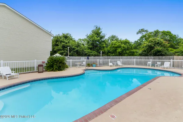 $1,950 | 1270 Century Oaks Drive, Unit B, Gulfport, MS 39507