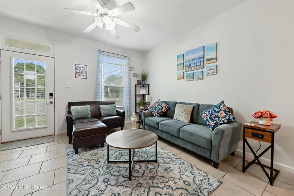 $1,950 | 1270 Century Oaks Drive, Unit B, Gulfport, MS 39507