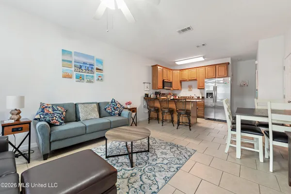 $1,950 | 1270 Century Oaks Drive, Unit B, Gulfport, MS 39507