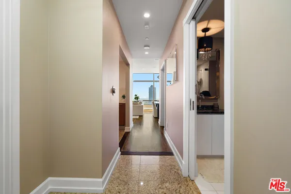 $6,900 | 900 West Olympic Boulevard, Unit 32G, Los Angeles, CA 90015