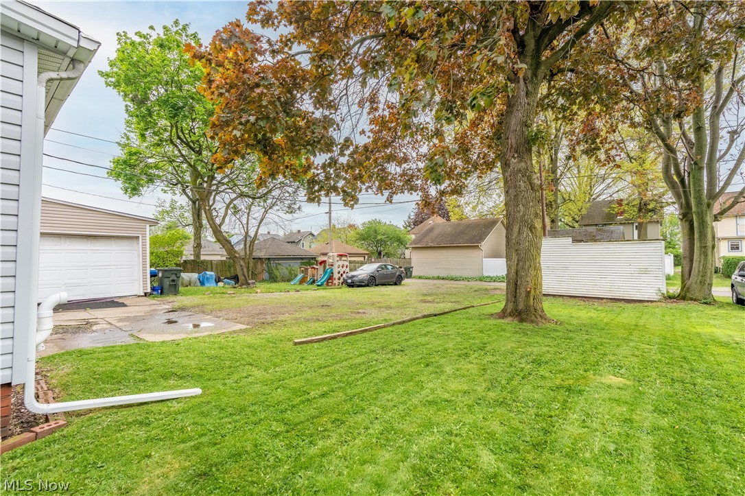 2910 13th Street Northwest Canton, OH 44708 - Photo 5 of 35