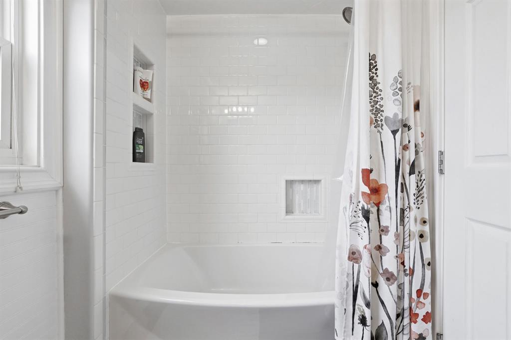 5133 Holmes Street Pittsburgh, PA 15201 - Photo 29 of 45 The second floor full bath is updated and bright