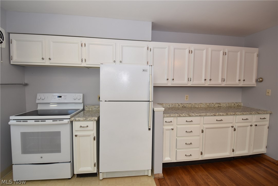 23920 Knickerbocker Road Bay Village, OH 44140 - Photo 9 of 29 Gallery Image 9