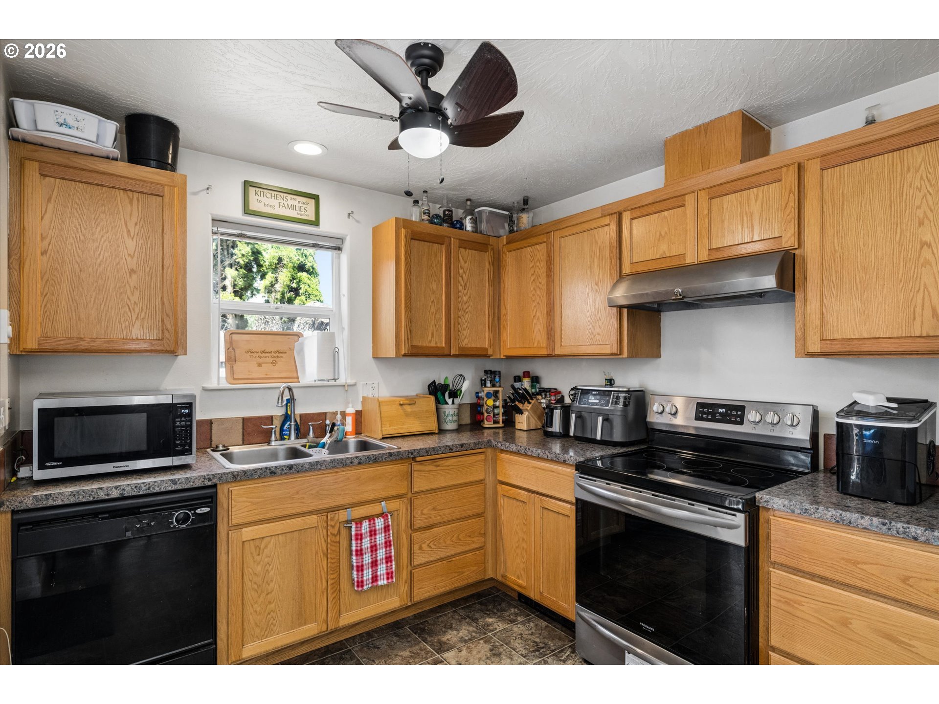 4860 A Street Springfield, OR 97478 - Photo 9 of 28
