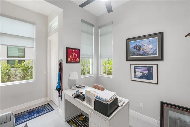a en suite bathroom with a sink and a mirror