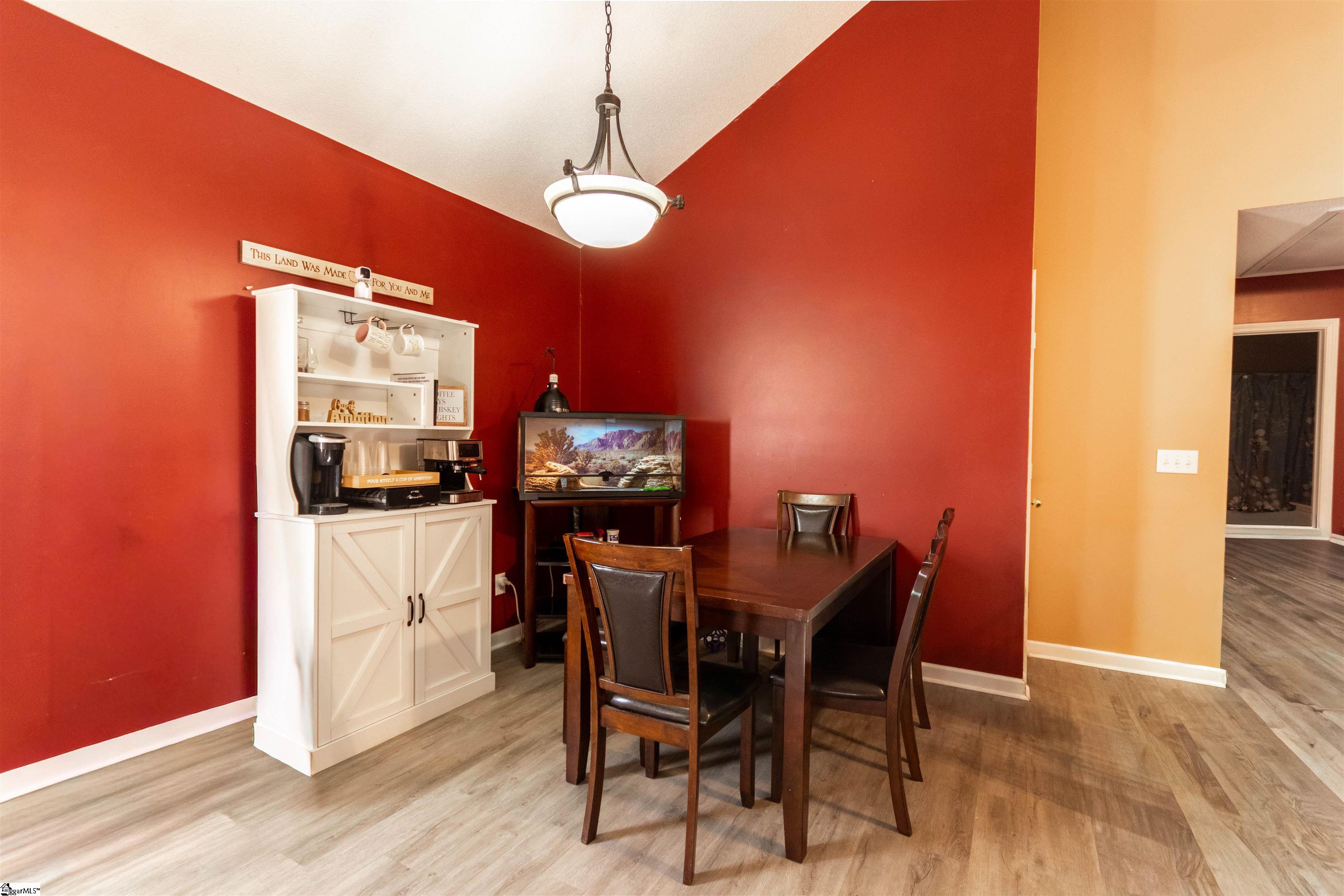 505 Brightfield Lane Greer, SC 29651 - Photo 4 of 24