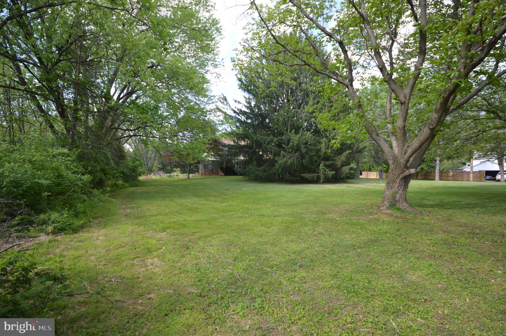 749 Street Road Cochranville, PA 19330 - Photo 9 of 35 Front lawn