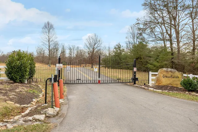 $925,000 | 38 Reflection Drive, Dunlap, TN 37327