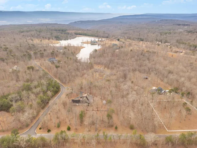 $925,000 | 38 Reflection Drive, Dunlap, TN 37327