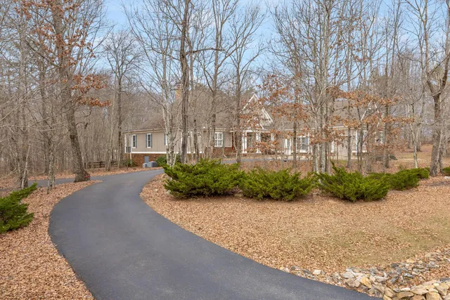 $925,000 | 38 Reflection Drive, Dunlap, TN 37327