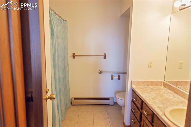 20 Sommerlyn Road Colorado Springs, CO 80906 - Photo 48 of 50 21 El Sereno Dr: Bathroom (in Primary Bedroom Suite)
