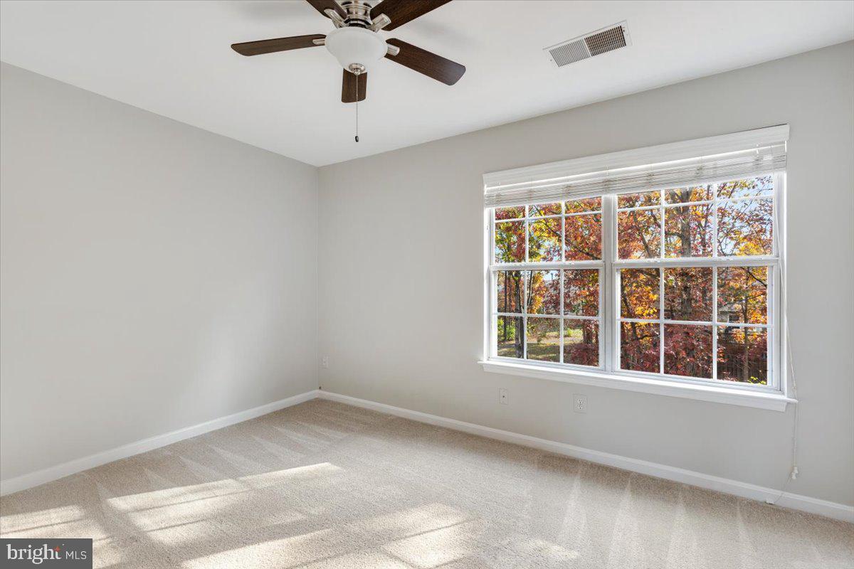14159 Autumn Circle Centreville, VA 20121 - Photo 15 of 34 an empty room with a window