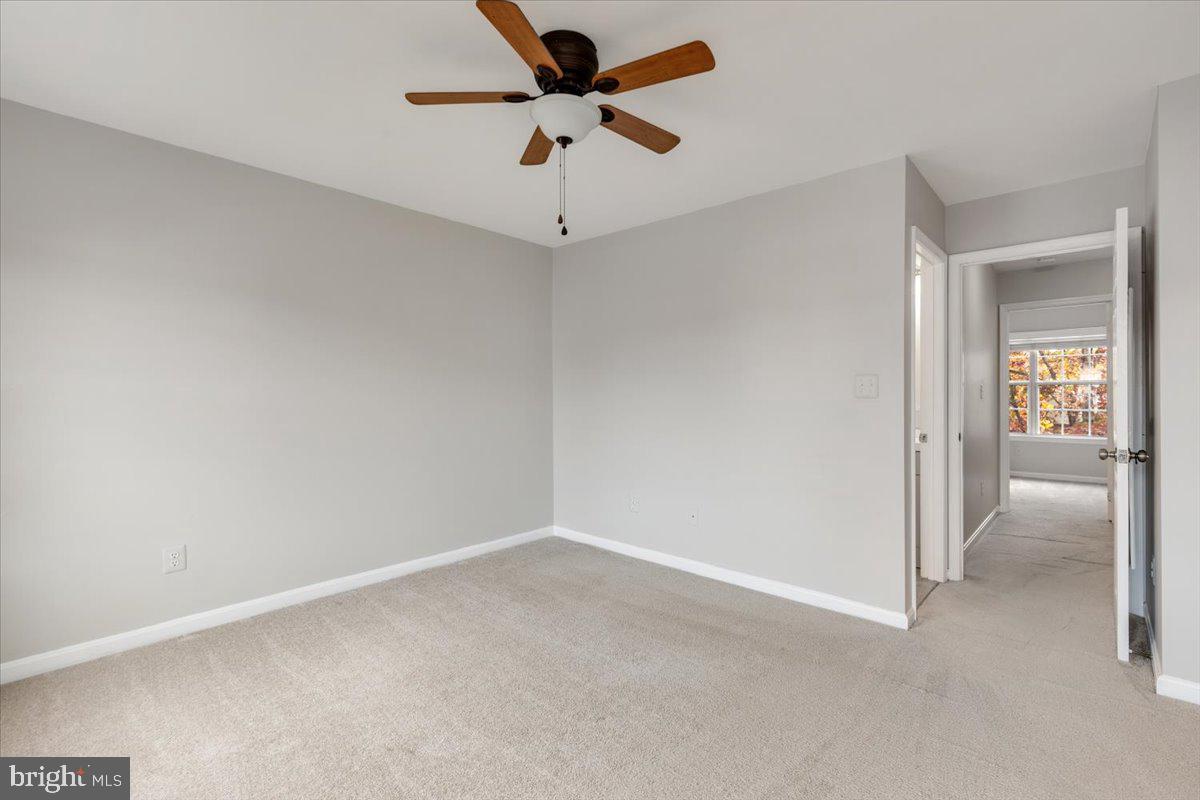 14159 Autumn Circle Centreville, VA 20121 - Photo 20 of 34 an empty room