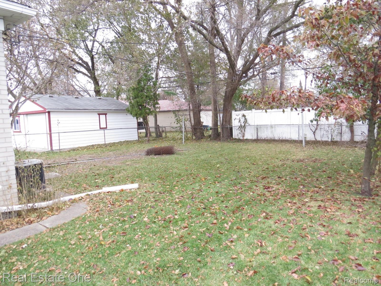 6515 Pelham Road Allen Park, MI 48101 - Photo 28 of 28 229.JPG