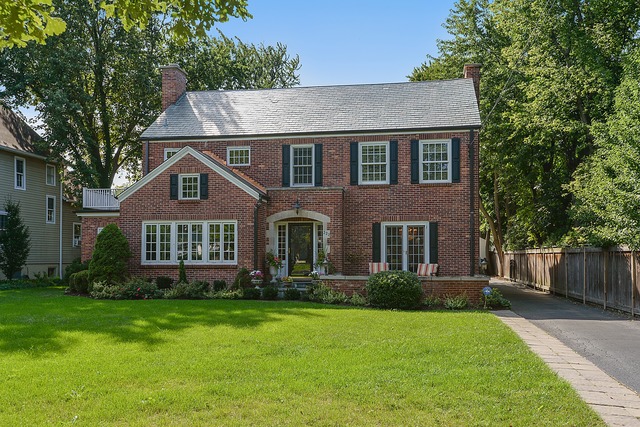 322 Ridge Avenue Winnetka, IL 60093 - Photo 1 of 25