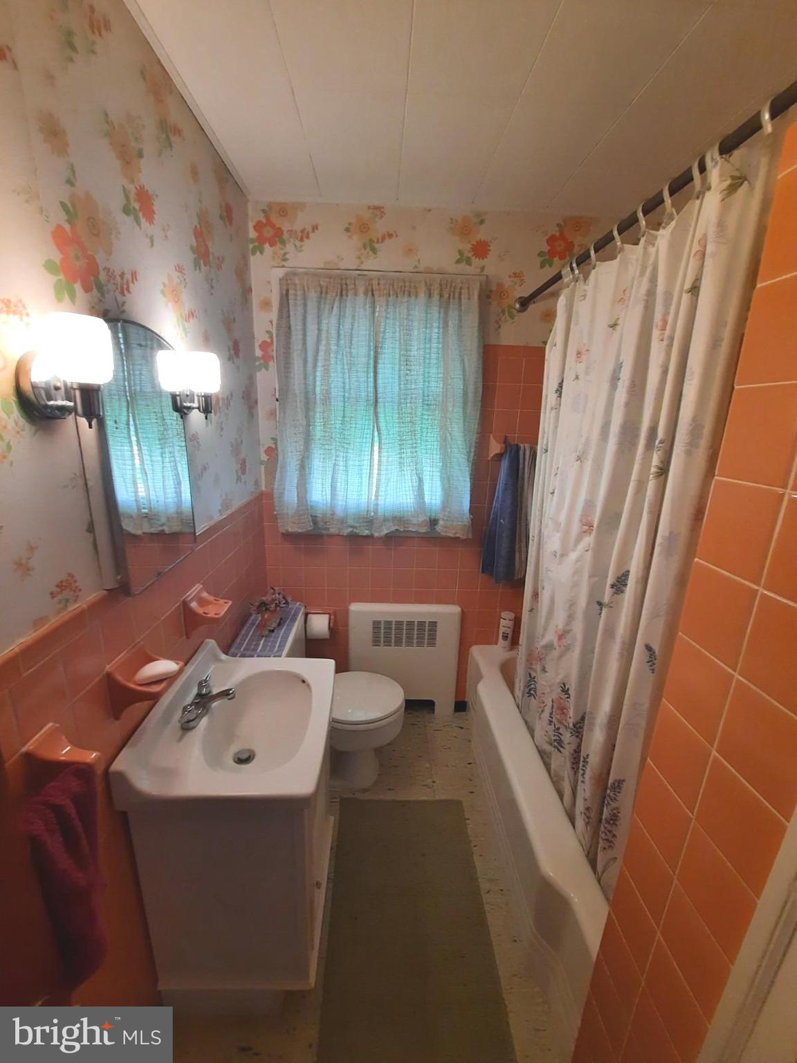 855 Keystone Street Croydon, PA 19021 - Photo 8 of 20 Gallery Image 8