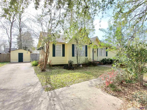 $1,700 | 7862 Sevenoaks Avenue, Baton Rouge, LA 70806