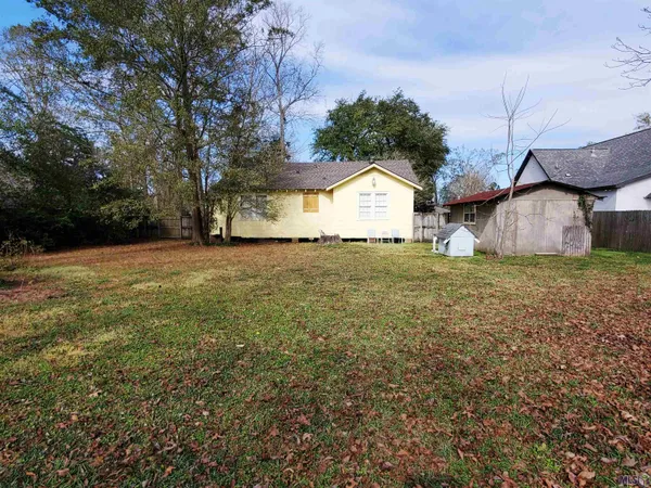 $1,700 | 7862 Sevenoaks Avenue, Baton Rouge, LA 70806