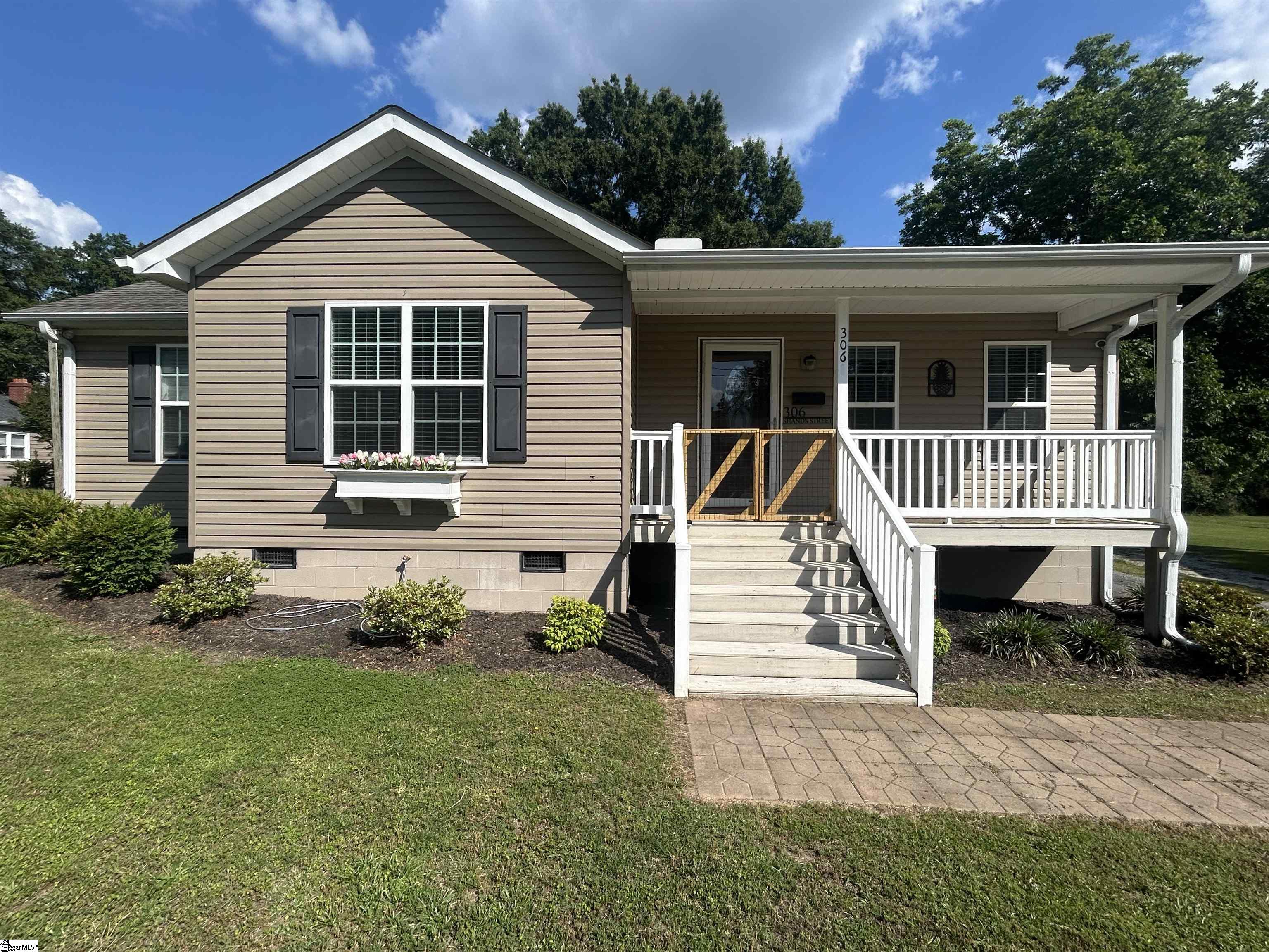 306 Shands Street Clinton, SC 29325 - Photo 14 of 41