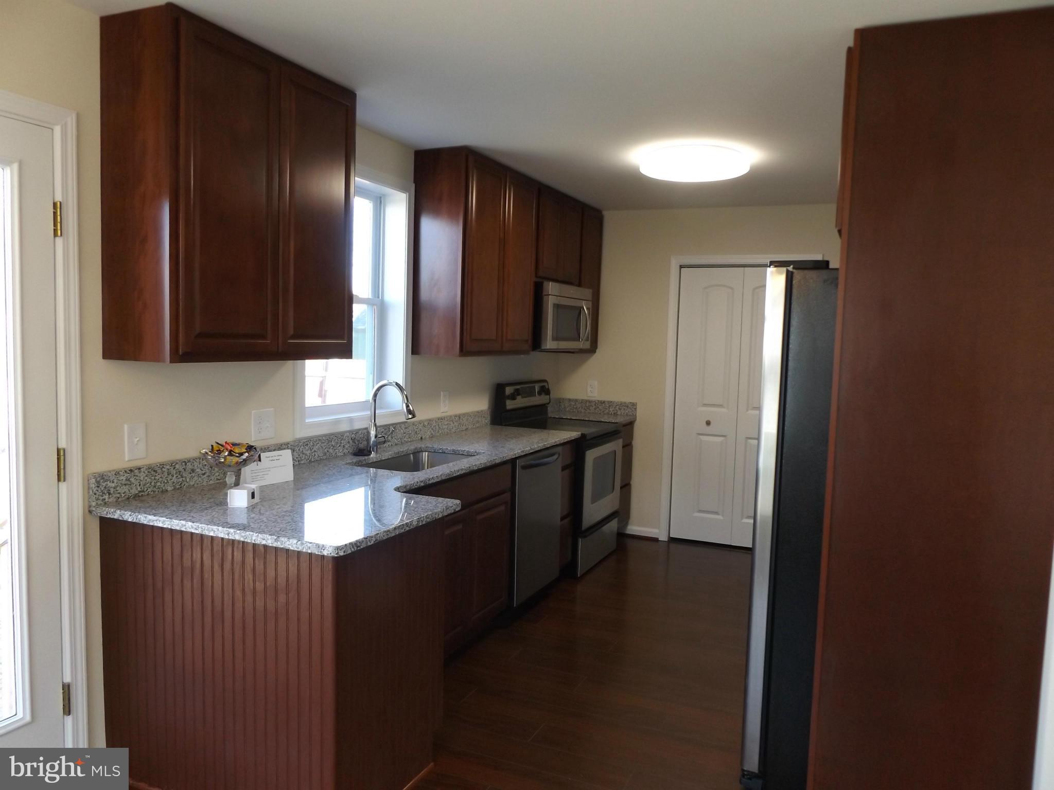 7 Wilbur Road Essex, MD 21221 - Photo 5 of 25 Kitchen