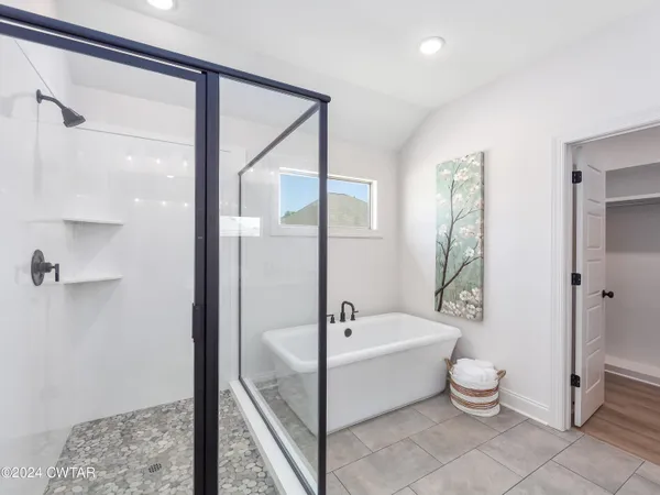 $339,900 | 43 Kingston Crk Drive, Jackson, TN 38305