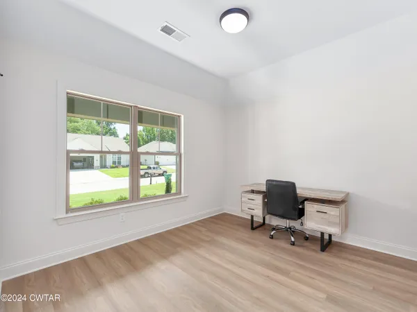 $339,900 | 43 Kingston Crk Drive, Jackson, TN 38305