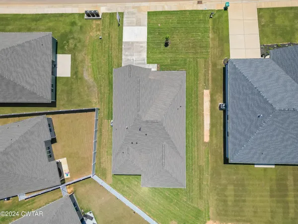 $339,900 | 43 Kingston Crk Drive, Jackson, TN 38305