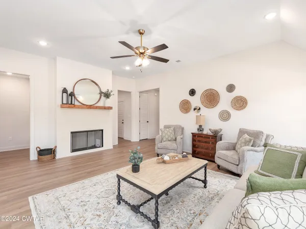 $339,900 | 43 Kingston Crk Drive, Jackson, TN 38305