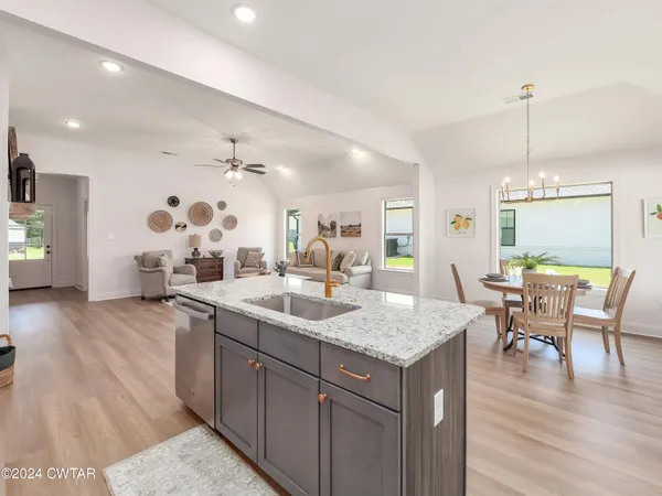 $339,900 | 43 Kingston Crk Drive, Jackson, TN 38305