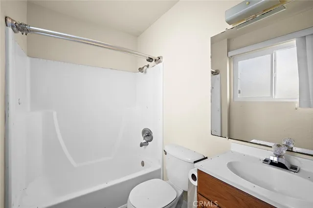 $2,850 | 229 West Escalones, Unit B, San Clemente, CA 92672