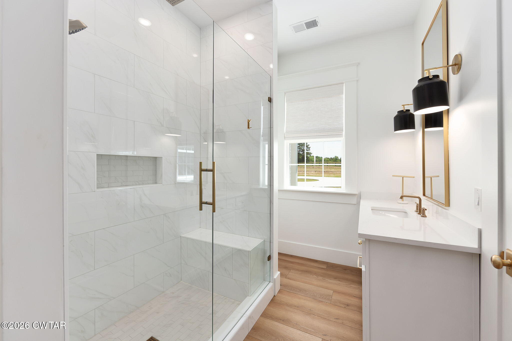 60 Proctor Road Henderson, TN 38340 - Photo 39 of 86 Downstairs EnSuite