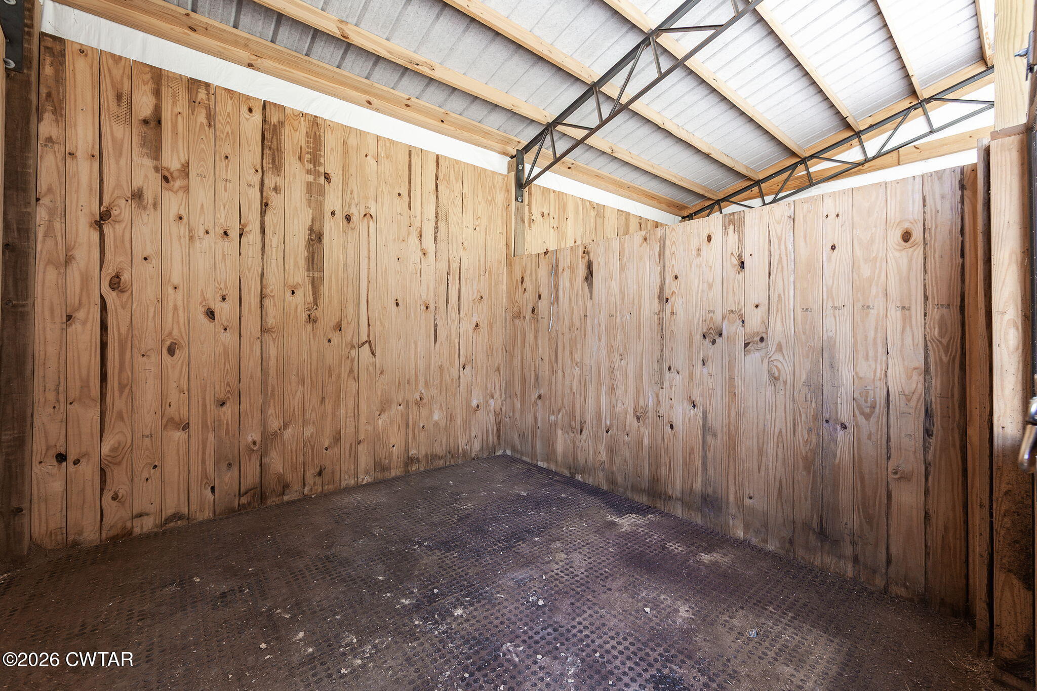 60 Proctor Road Henderson, TN 38340 - Photo 59 of 86 Barn Stall