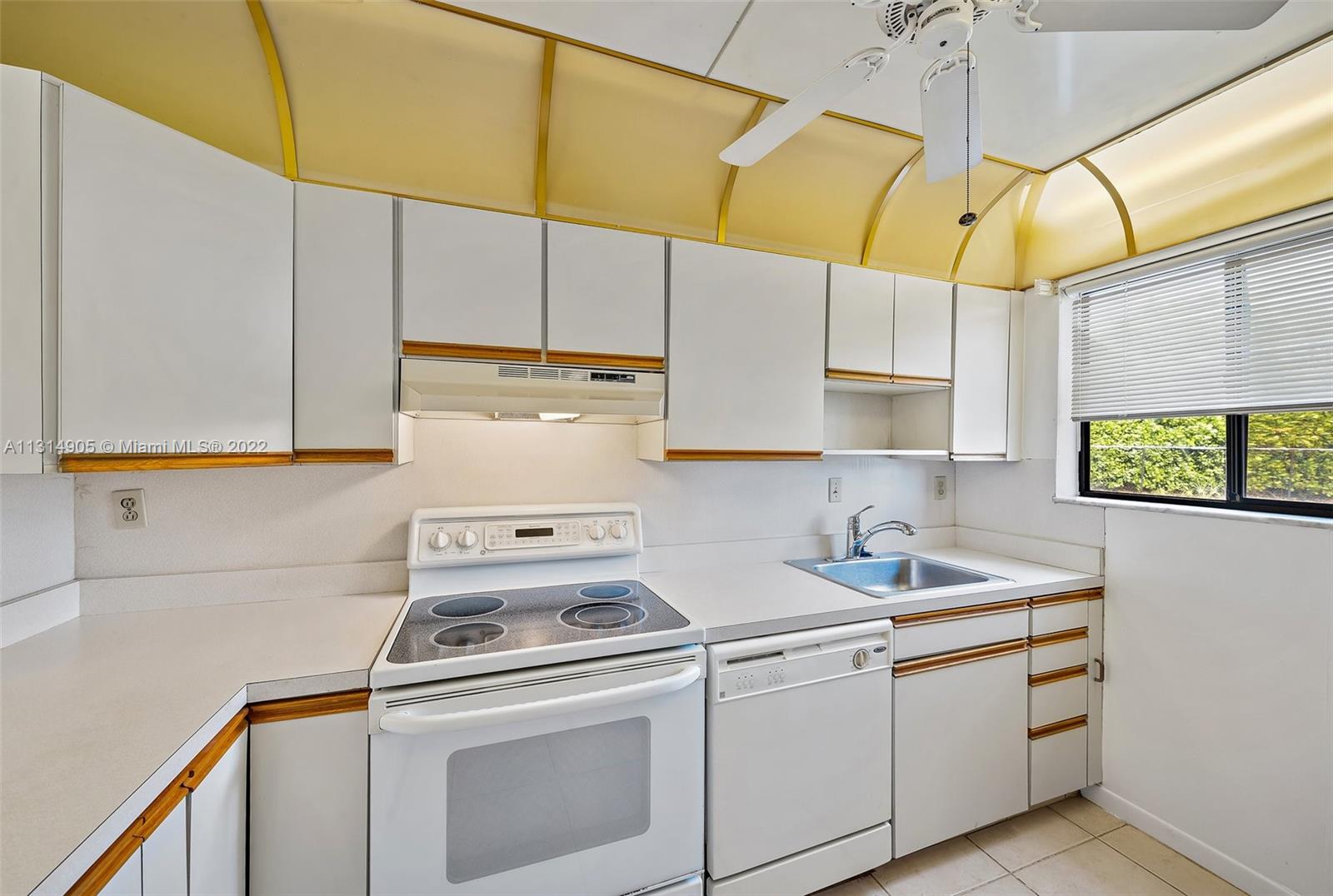 5403 Southeast Miles Grant Road, Unit 113 Stuart, FL 34997 - Photo 8 of 32 Gallery Image 8