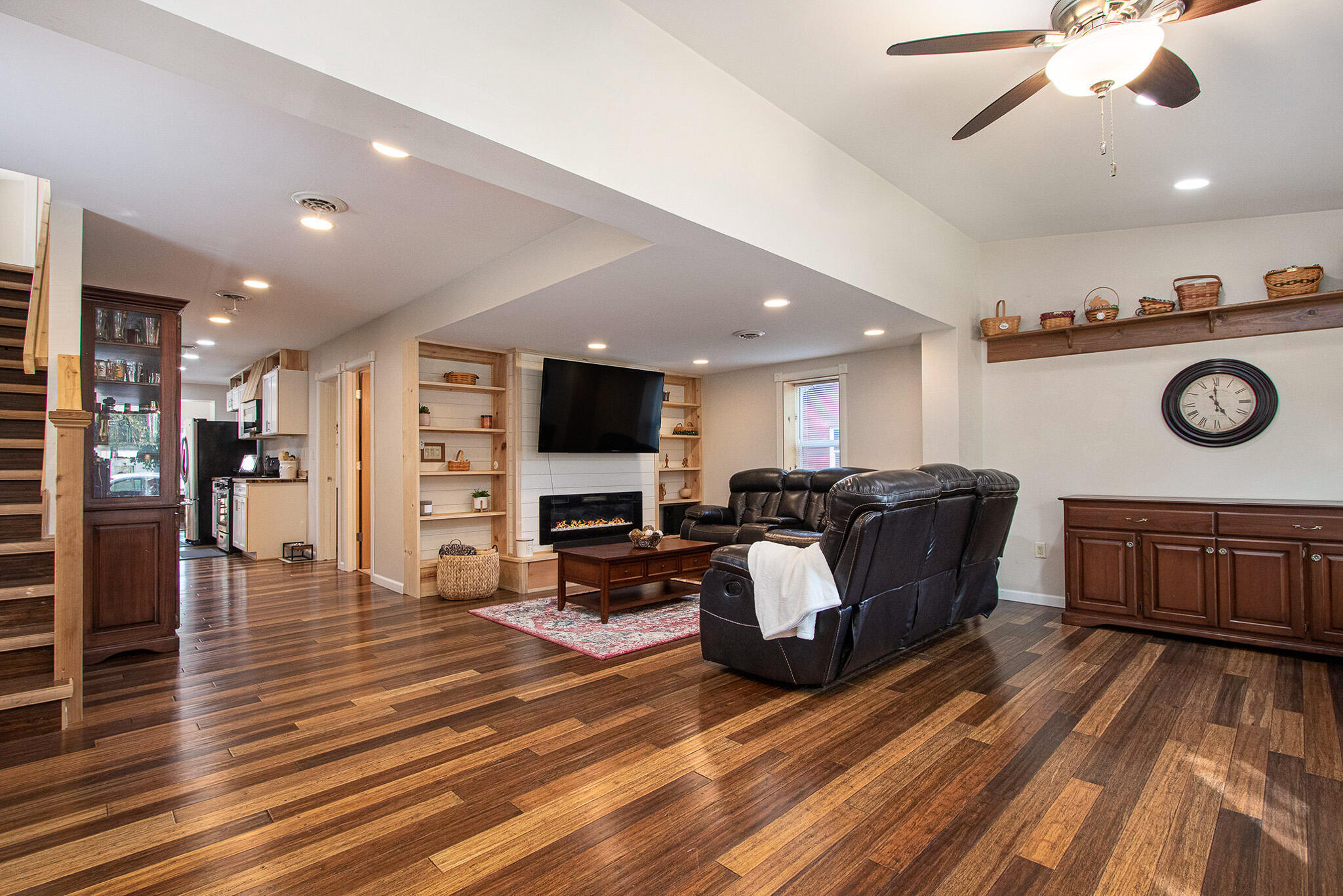 317 Elizabeth Street Buchanan, MI 49107 - Photo 12 of 25 Living Room