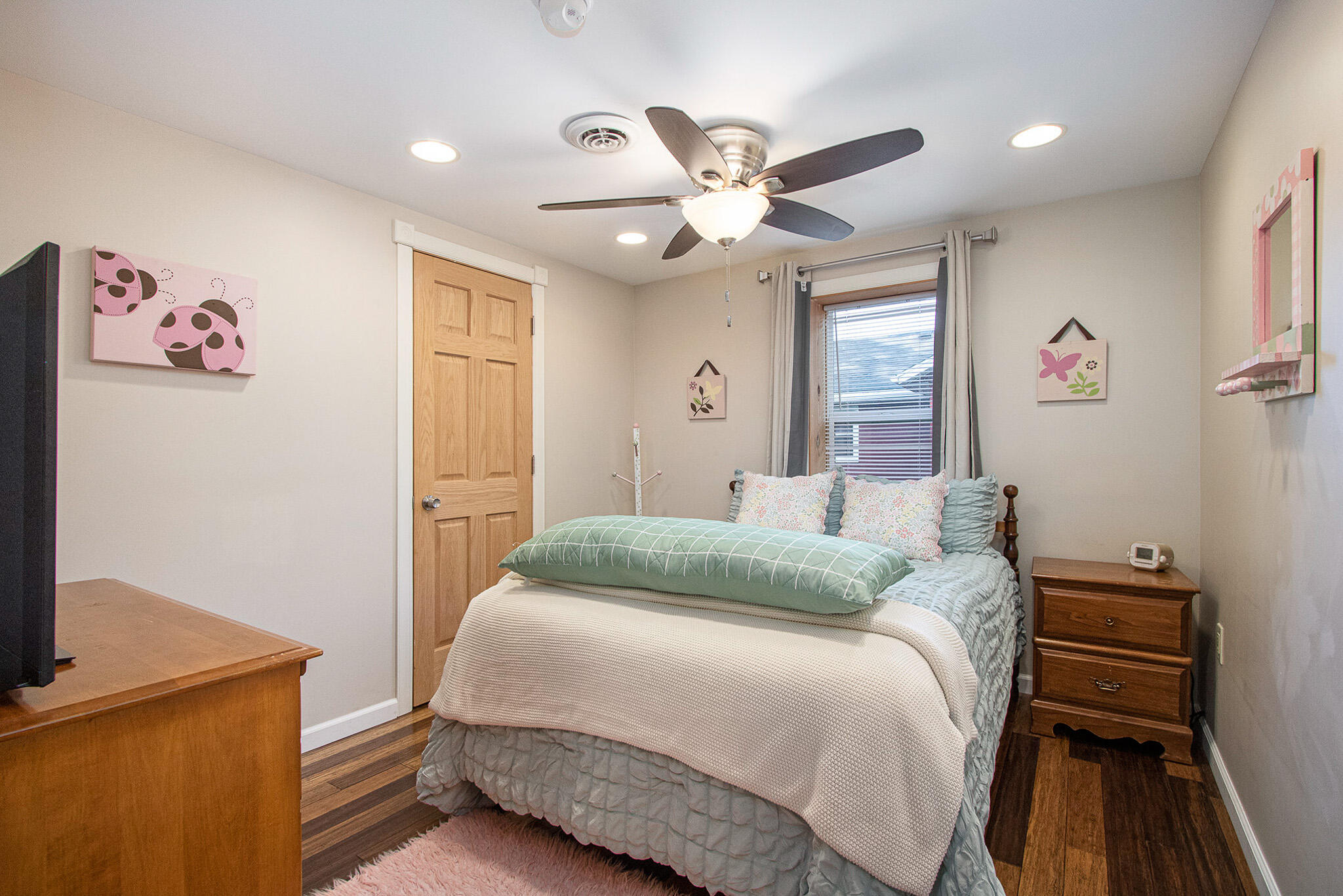 317 Elizabeth Street Buchanan, MI 49107 - Photo 16 of 25 Main Level Bedroom