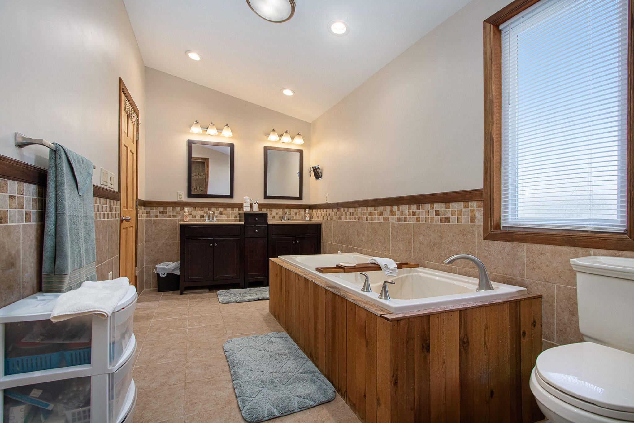 317 Elizabeth Street Buchanan, MI 49107 - Photo 21 of 25 Upper Level Primary Bathroom