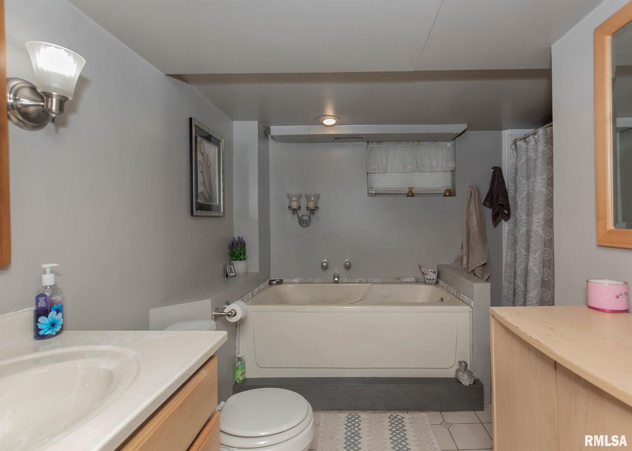 1827 3rd Street Moline, IL 61265 - Photo 23 of 29 Gallery Image 23