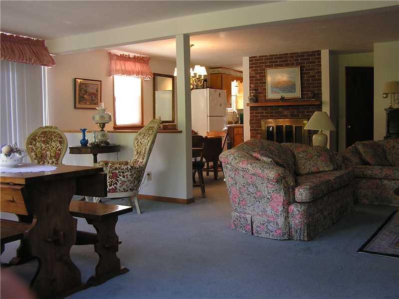 21 Spring Street York, ME 03909 - Photo 10 of 19 Interior Space/Layout.