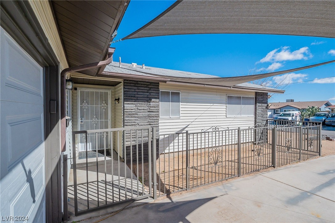 408 Altamira Road Las Vegas, NV 89145 - Photo 3 of 29 Gallery Image 3