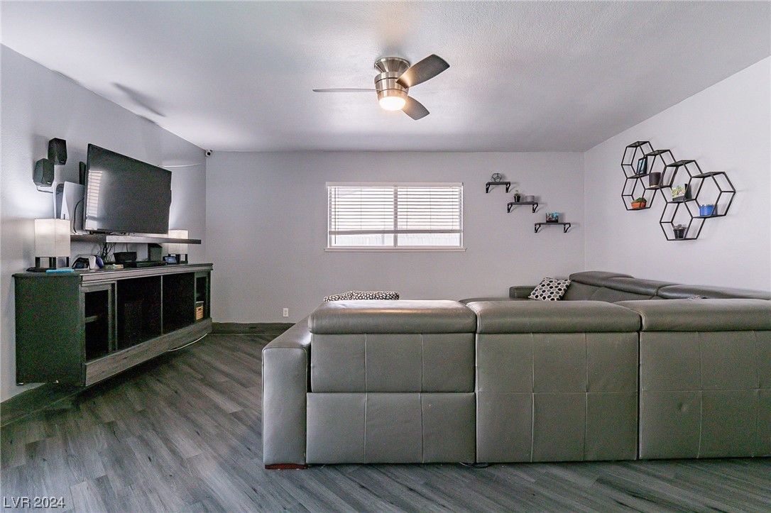 408 Altamira Road Las Vegas, NV 89145 - Photo 8 of 29 Gallery Image 8