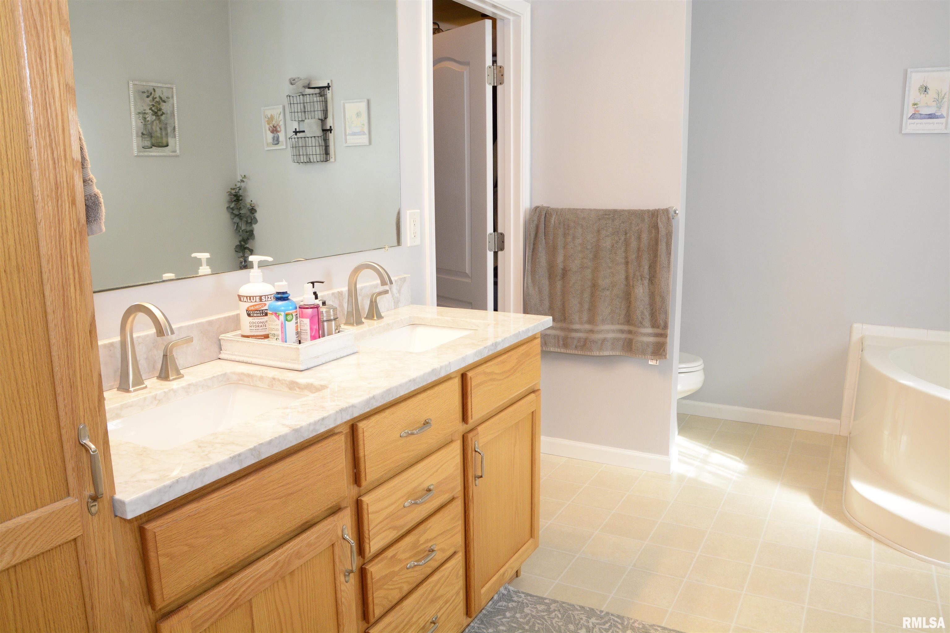 1211 Kramer Road Avon, IL 61415 - Photo 14 of 39