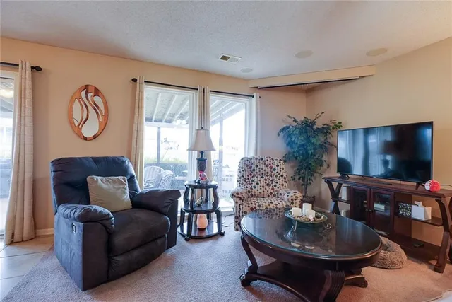 $280,000 | 1103 Carlisle Drive, Raymore, MO 64083