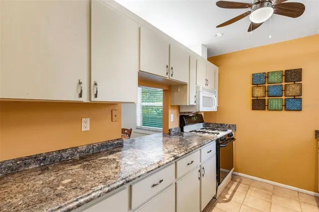 $169,000 | 5003 Village Gardens Drive, Unit 39, Sarasota, FL 34234